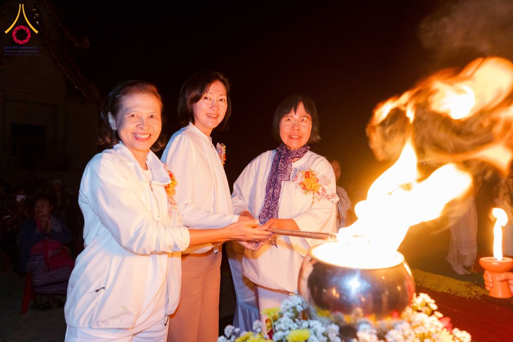 ภาพ No.309099:วันศุกร์ที่ 6 กุมภาพันธ์ พ.ศ.2569 พิธีจุดประทีปโคมลาน ปล่อยโคมลอยถวายเป็นพุทธบูชา  ณ ลานธรรมเจดีย์วัดทุ่งเจริญธรรม อ.อมก๋อย จ.เชียงใหม่