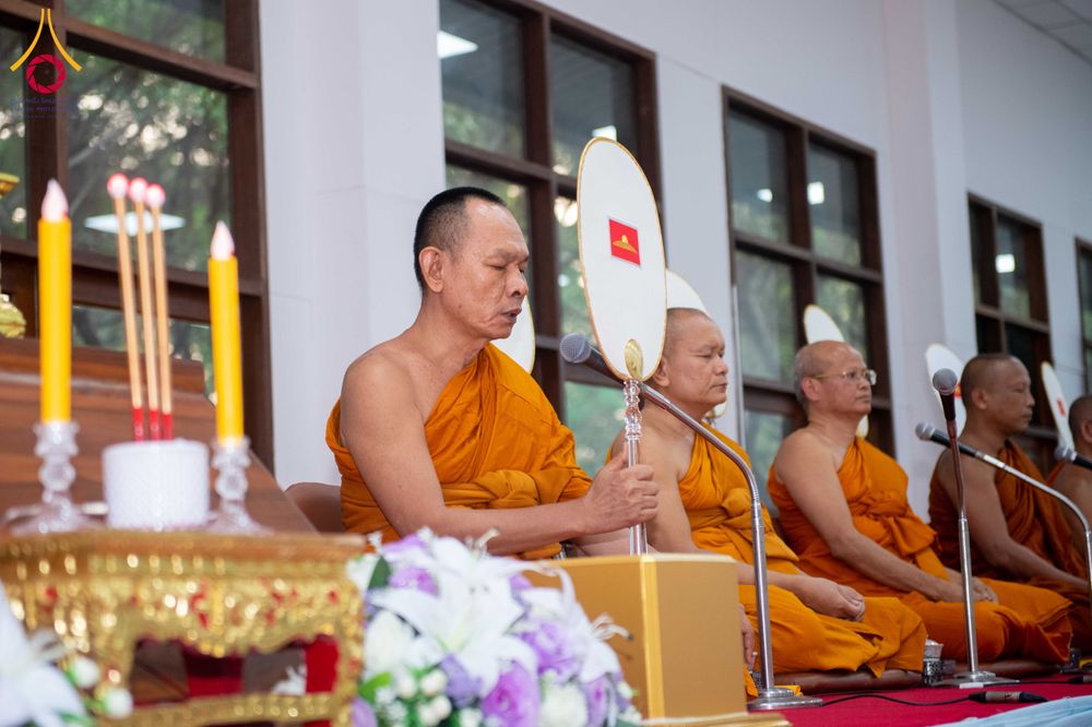 ภาพ No.315834:วันพฤหัสบดีที่ 26 มีนาคม พ.ศ. 2569 พิธีบำเพ็ญกุศล คุณพ่อณรงค์ จินตมากุล  สิริอายุ 99 ปี 11 เดือน โยมบิดา พระครูปลัดรัตนวีรวัฒน์ (รังสฤษดิ์ อิทฺธิจินตโก) ที่ปรึกษาเจ้าคณะจังหวัดปทุมธานี เจ้าอาวาสวัดพระธรรมกาย  ณ ห้องปลูกศรัทธา 2 วัดพระธรรมกาย ปทุมธานี