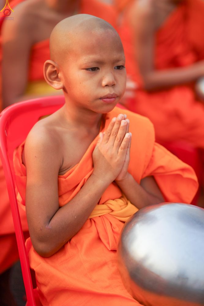 ภาพ No.321032:วันอาทิตย์ที่ 12 เมษายน พ.ศ 2569 พิธีตักบาตรปี๋ใหม่เมืองพระภิกษุสงฆ์ 339 รูป  อุทิศถวายพระราชกุศลสมเด็จพระนางสิริกิติ์  พระบรมราชินีนาถ พระบรมราชชนนีพันปีหลวง และฉลองเมืองแม่แตงครบรอบ 119 ปี ณ ลานโรงแรมแอร์ไดมอนด์ อำเภอแม่แตง จังหวัดเชียงใหม่