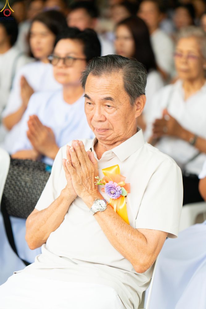 ภาพ No.330148:วันที่ 30 พฤษภาคม พ.ศ.2569 พิธีตัดปอยผมและปลงผม อุบาสกอุปสมบทอุทิศชีวิต 11 ท่าน ณ โบสถ์พระไตรปิฎก วัดพระธรรมกาย จังหวัดปทุมธานี