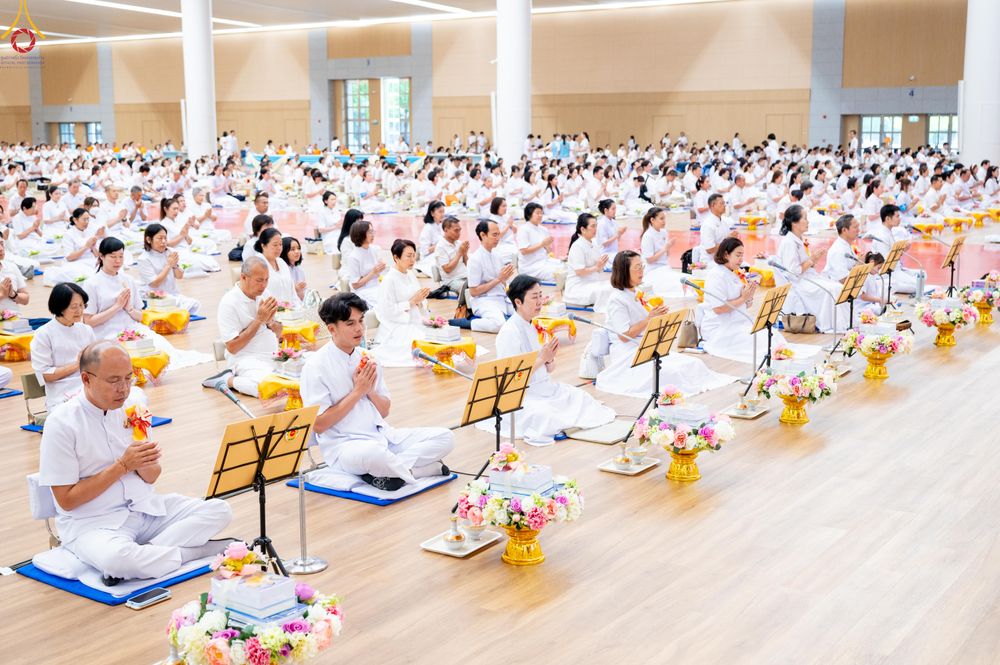 ภาพ No.329033:วันอาทิตย์ที่ 17 พฤษภาคม พ.ศ.2569 พิธีร่วมบุญการศึกษาพระภิกษุสามเณร (หนังสือบาลี นักธรรม ทางก้าวหน้า World-Pec) ณ ห้องแก้วสารพัดนึก 2 วัดพระธรรมกาย