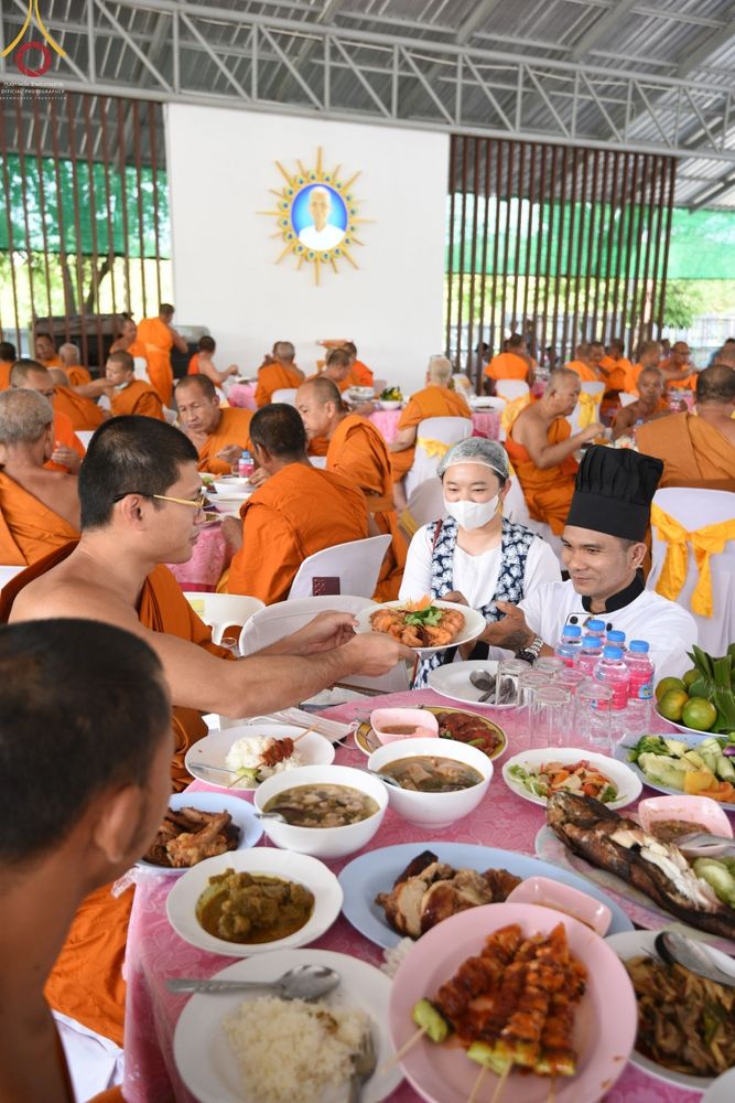 ภาพ No.65105:พิธีถวายสังฆทานแด่ คณะสงฆ์ 150 วัด จังหวัดสระบุรี ณ ศูนย์ปฎิบัติธรรมสระบุรี ต.นายาว อ.พระพุทธบาท จ.สระบุรี  วันอังคาร ที่ 1 พฤศจิกายน พ.ศ.2565