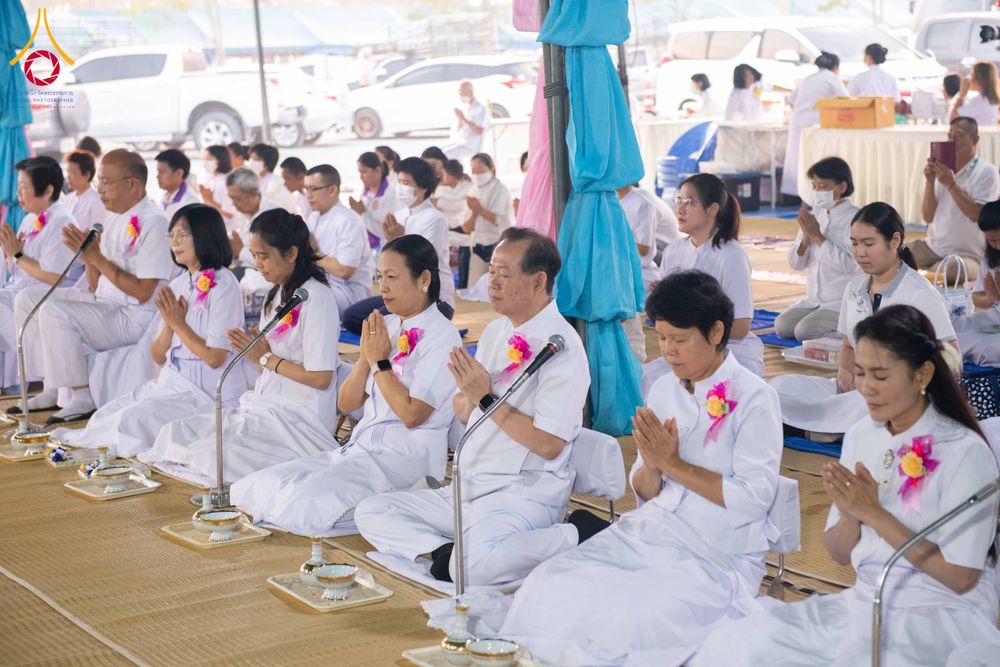 ภาพ No.297799:วันที่ 19 มกราคม พ.ศ. 2569 พิธีถวายภัตตาหารเป็นสังฆทาน แด่พระธรรมยาตรา ณ อนุสรณ์สถานบางปลา วัดบางปลา อำเภอบางเลน จังหวัดนครปฐม ในโครงการธรรมยาตรา กตัญญูบูชา มหาปูชนียาจารย์ พระมงคลเทพมุนี(สด จนฺทสโร) พระผู้ปราบมาร อนุสรณ์สถาน 7 แห่ง ปีที่ 14