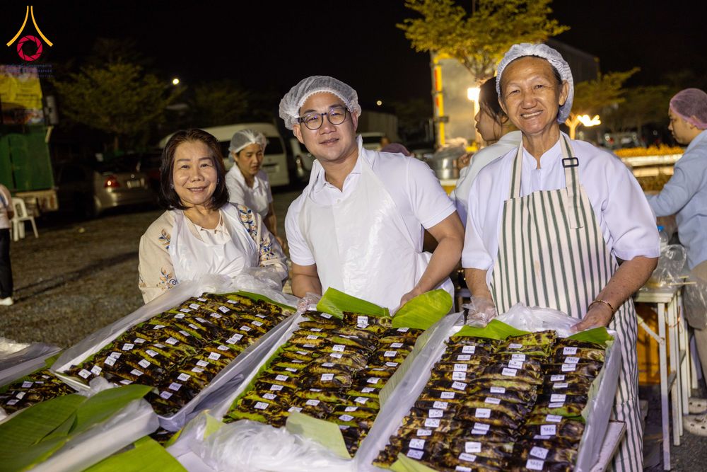 ภาพ No.294736:วันที่ 15 มกราคม พ.ศ. 2569 พิธีถวายภัตตาหารเป็นสังฆทาน แด่พระธรรมยาตรา ณ วัดโบสถ์บน ต.บางคูเวียง จ.นนทบุรี อนุสรณ์สถานลำดับที่ 4 สถานที่เกิดด้วยกายธรรม ในโครงการธรรมยาตรา กตัญญูบูชา มหาปูชนียาจารย์ พระมงคลเทพมุนี(สด จนฺทสโร) พระผู้ปราบมาร อนุสรณ์สถาน 7 แ