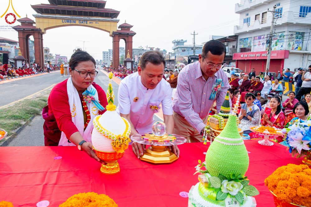 ภาพ No.317066:วันเสาร์ที่ 28 มีนาคม พ.ศ.2569 ธรรมยาตราจาริก ณ ซุ้มประตูลุมพินีเกต(Lumbini Gate) ประเทศเนปาล