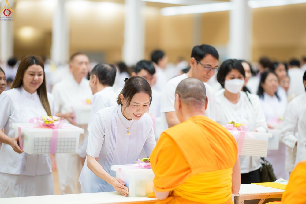 ภาพ No.280593:วันที่ 28 ธันวาคม พ.ศ.2568 พิธีถวายอุปกรณ์ทำความสะอาด ณ ห้องแก้วสารพัดนึก วัดพระธรรมกาย