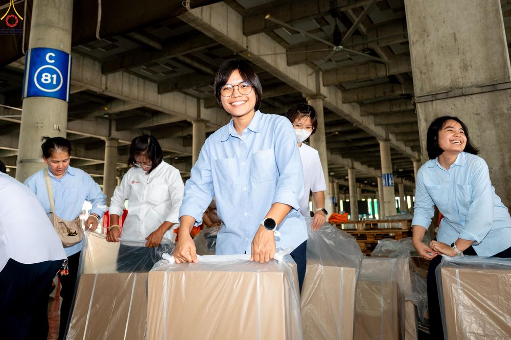 ภาพ No.322236:วันที่ 14 เมษายน พ.ศ.2569 การเตรียมแผ่นรองนั่ง เพื่องานถวายมหาสังฆทาน 40,000 กว่าวัดทั่วประเทศ วันคุ้มครองโลก 22 เมษายน พ.ศ.2569 วัดพระธรรมกาย