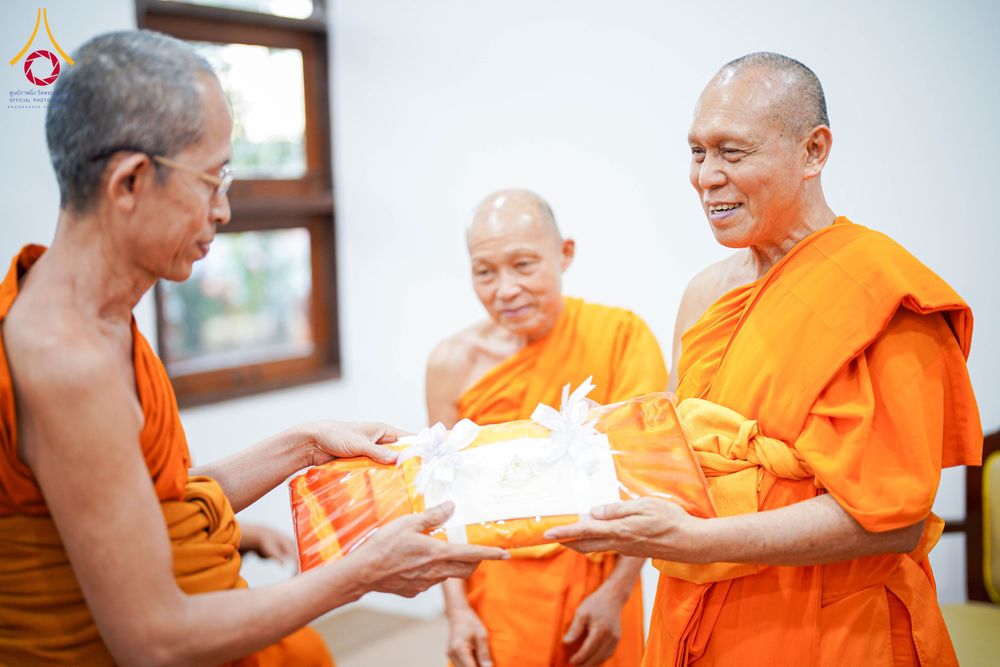 ภาพ No.315809:วันพฤหัสบดีที่ 26 มีนาคม พ.ศ. 2569 พิธีบำเพ็ญกุศล คุณพ่อณรงค์ จินตมากุล  สิริอายุ 99 ปี 11 เดือน โยมบิดา พระครูปลัดรัตนวีรวัฒน์ (รังสฤษดิ์ อิทฺธิจินตโก) ที่ปรึกษาเจ้าคณะจังหวัดปทุมธานี เจ้าอาวาสวัดพระธรรมกาย  ณ ห้องปลูกศรัทธา 2 วัดพระธรรมกาย ปทุมธานี