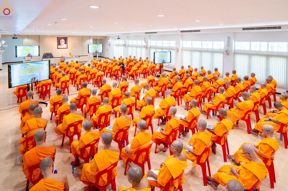 ภาพ No.335959:วันที่ 15 มิถุนายน พ.ศ.2569 หลวงพ่อทัตตชีโวเมตตาให้โอวาทแก่เจ้าอาวาสวัดศูนย์สาขาภายในประเทศ ณ วัดพระธรรมกาย