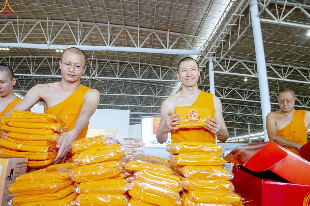 ภาพ No.322080:วันที่ 14 เมษายน พ.ศ.2569 การเตรียมกล่องไทยธรรม วันสุดท้าย เพื่องานถวายมหาสังฆทาน 40,000 กว่าวัดทั่วประเทศ วันคุ้มครองโลก 22 เมษายน พ.ศ.2569 วัดพระธรรมกาย