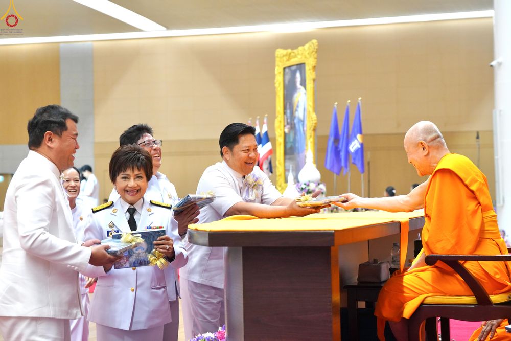 ภาพ No.311830:วันอังคารที่ 3 มีนาคม พ.ศ.2569 พิธีมอบโล่วัชรเกียรติยศ โครงการตอบปัญหาธรรมะทางก้าวหน้า ครั่งที่ 43, พิธีมอบโล่วัชรเกียรติยศ โครงการสอบตอบปัญหาศีลธรรม เพื่อสันติภาพโลก (World-Pec) ครั้งที่ 19 ณ สภาธรรมกายสากล วัดพระธรรมกาย