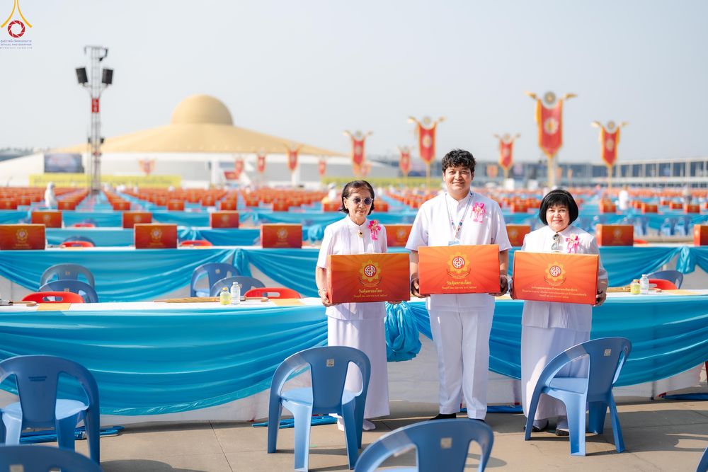 ภาพ No.324601:วันที่ 22 เมษายน พ.ศ.2569 (วันคุ้มครองโลก) บรรยากาศสาธุชน ในงานถวายมหาสังฆทาน 40,000 กว่าวัดทั่วประเทศ ณ ลานธรรม วัดพระธรรมกาย