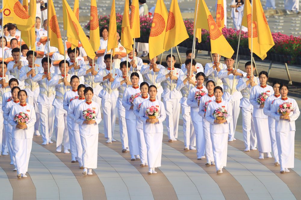 ภาพ No.330379:วันวิสาขบูชา อาทิตย์ที่ 31 พฤษภาคม พ.ศ.2569 พิธีเวียนประทักษิณ และพิธีวันทาเจดีย์ ณ พระมหาธรรมกายเจดีย์ วัดพระธรรมกาย จังหวัดปทุมธานี