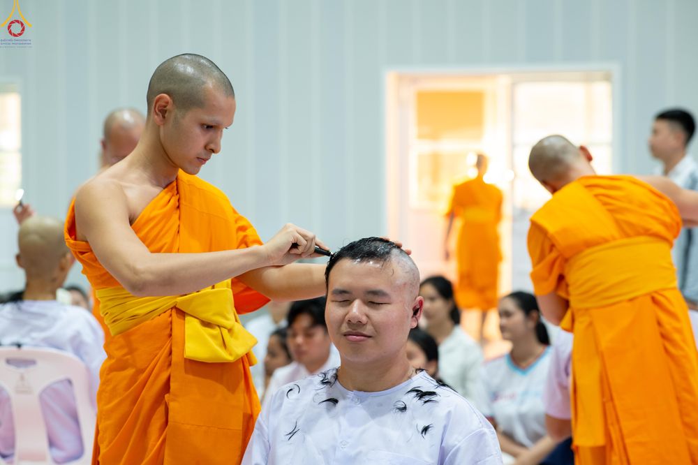 ภาพ No.319327:วันเสาร์ที่ 4 เมษายน พ.ศ.2569 พิธีปลงผมนาคธรรมทายาท โครงการอุปสมบทหมู่ธรรมทายาท ระดับอุดมศึกษา รุ่นที่ 53 ภาคฤดูร้อน ณ มหารัตนวิหารคด 13 วัดพระธรรมกาย