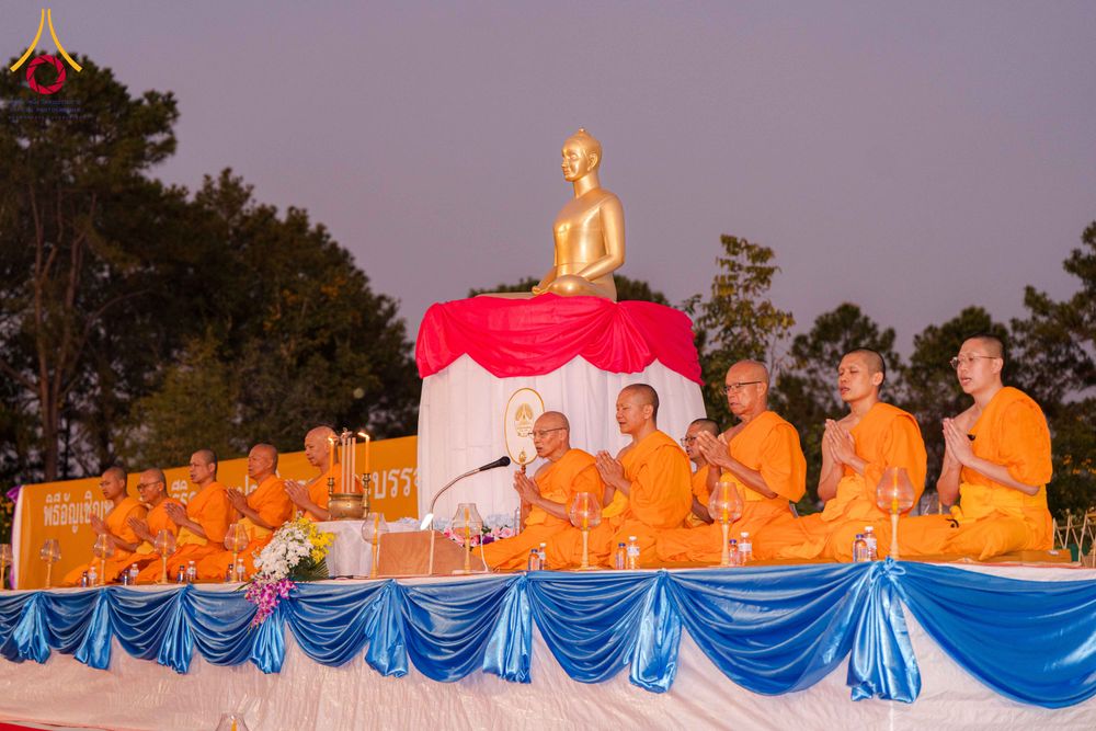 ภาพ No.309076:วันศุกร์ที่ 6 กุมภาพันธ์ พ.ศ.2569 พิธีจุดประทีปโคมลาน ปล่อยโคมลอยถวายเป็นพุทธบูชา  ณ ลานธรรมเจดีย์วัดทุ่งเจริญธรรม อ.อมก๋อย จ.เชียงใหม่