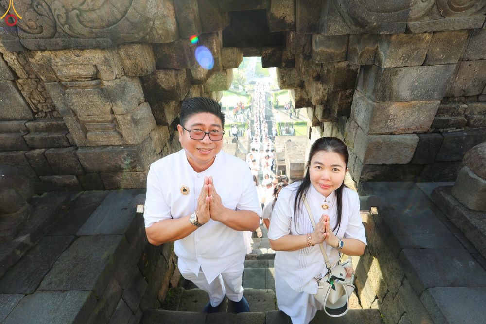 ภาพ No.330031:วันที่ 27-29 พฤษภาคม พ.ศ.2569 MBMI Tangerang (Majelis Agama Buddha Mahanikaya) ได้มีการเตรียมงานเพื่อจัดงานวิสาขบูชานานาชาติ  ชึ่งในงานจะมีการจุดประทีปโคมลาน โคมลอย กว่า 20,000 ดวง  เพื่อน้อมถวายเป็นพุทธบูชา และเพื่อเป็นการกระชับสัมพันธมิตรภาพ