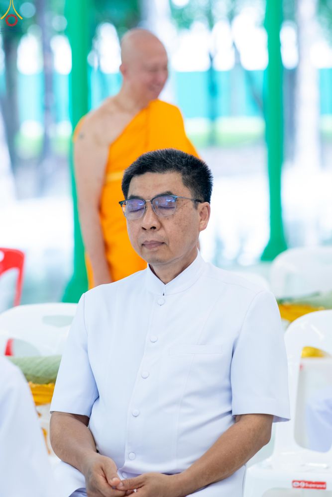 ภาพ No.330123:วันที่ 30 พฤษภาคม พ.ศ.2569 พิธีตัดปอยผมและปลงผม อุบาสกอุปสมบทอุทิศชีวิต 11 ท่าน ณ โบสถ์พระไตรปิฎก วัดพระธรรมกาย จังหวัดปทุมธานี