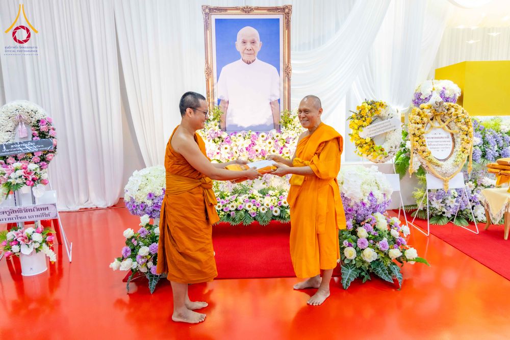 ภาพ No.316072:วันศุกร์ที่ 27 มีนาคม พ.ศ. 2569 พิธีบำเพ็ญกุศล คุณพ่อณรงค์ จินตมากุล  สิริอายุ 99 ปี 11 เดือน โยมบิดา พระครูปลัดรัตนวีรวัฒน์ (รังสฤษดิ์ อิทฺธิจินตโก) ที่ปรึกษาเจ้าคณะจังหวัดปทุมธานี เจ้าอาวาสวัดพระธรรมกาย  ณ ห้องปลูกศรัทธา 2 วัดพระธรรมกาย ปทุมธานี