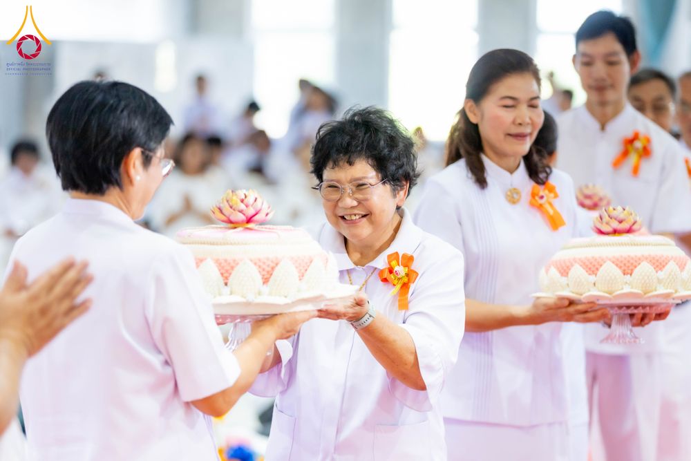 ภาพ No.315721:วันอาทิตย์ ที่ 22 มีนาคม พ.ศ. 2569 พิธีทอดผ้าป่าฉลองพระประธาน พิธีประดิษฐานพระบรมสารีริกธาตุในองค์พระประธาน พิธีจารึกชื่อบรรจุในแผ่นฌาน ณ ศูนย์ปฏิบัติธรรมสมุทรปราการ (บางบ่อ)