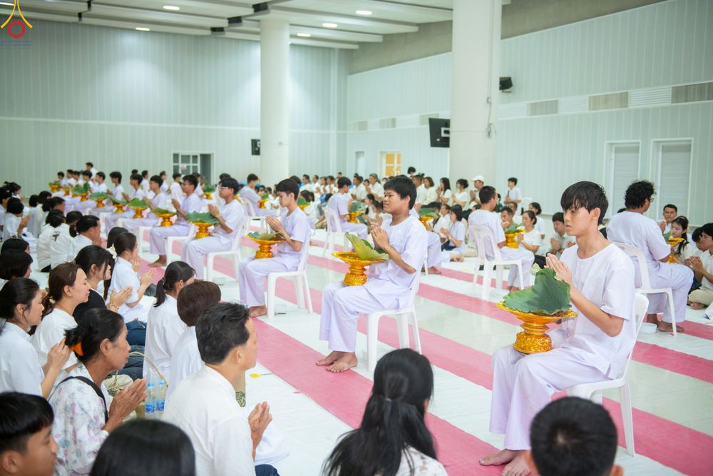 ภาพ No.319287:วันเสาร์ที่ 4 เมษายน พ.ศ.2569 พิธีปลงผมนาคธรรมทายาท โครงการอุปสมบทหมู่ธรรมทายาท ระดับอุดมศึกษา รุ่นที่ 53 ภาคฤดูร้อน ณ มหารัตนวิหารคด 13 วัดพระธรรมกาย