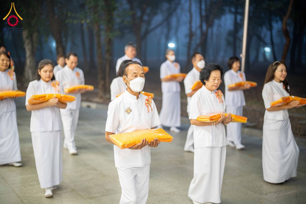 ภาพ No.298040:วันเสาร์ที่ 17 มกราคม พ.ศ. 2569 พิธีบรรพชาอุปสมบท โครงการอุปสมบทหมู่ บูชาธรรมครบ 117 ปี คุณยายอาจารย์มหารัตนอุบาสิกาจันทร์ ขนนกยูง  ณ อุโบสถพระไตรปิฎก วัดพระธรรมกาย