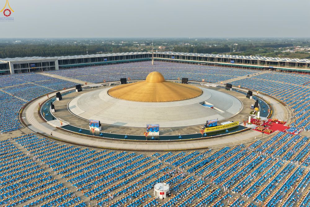 ภาพ No.323957:วันที่ 22 เมษายน พ.ศ.2569 (วันคุ้มครองโลก) พิธีถวายมหาสังฆทาน 40,000 กว่าวัดทั่วประเทศ ณ ลานธรรม พระมหาธรรมกายเจดีย์ วัดพระธรรมกาย