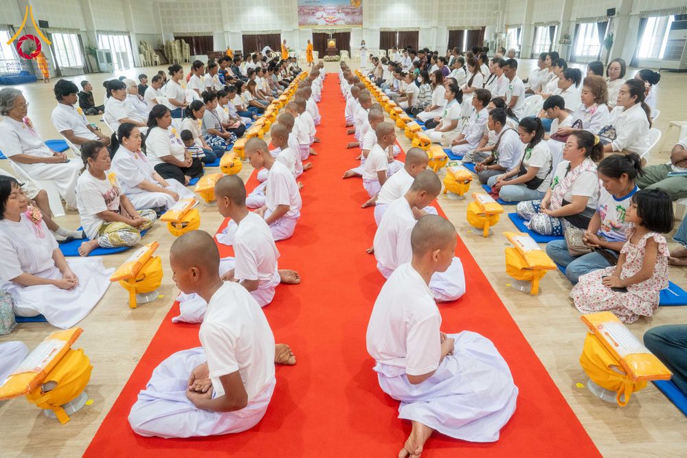 ภาพ No.318671:วันที่ 29 มีนาคม พ.ศ. 2569 พิธีเวียนประทักษิณ มอบผ้าไตร บรรพชาสามเณร  ณ ศูนย์อบรมเยาวชนกาญบุรี