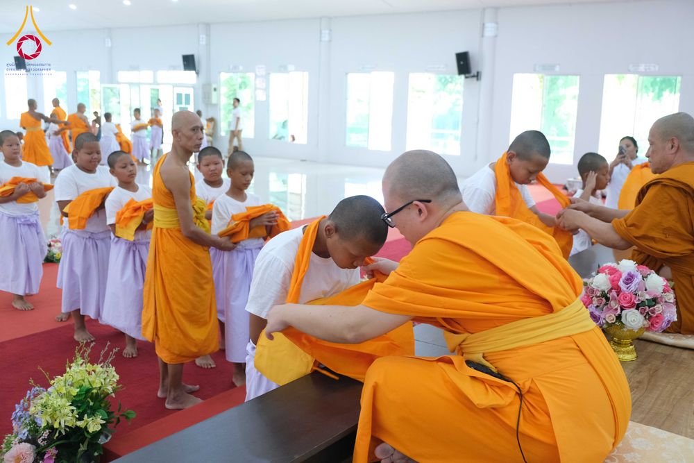 ภาพ No.319671:วันเสาร์ที่ 4 เมษายน พ.ศ.2569 พิธีขอขมา มอบผ้าไตร บรรพชาสามเณร ศูนย์อบรมเยาวชนนครปฐม