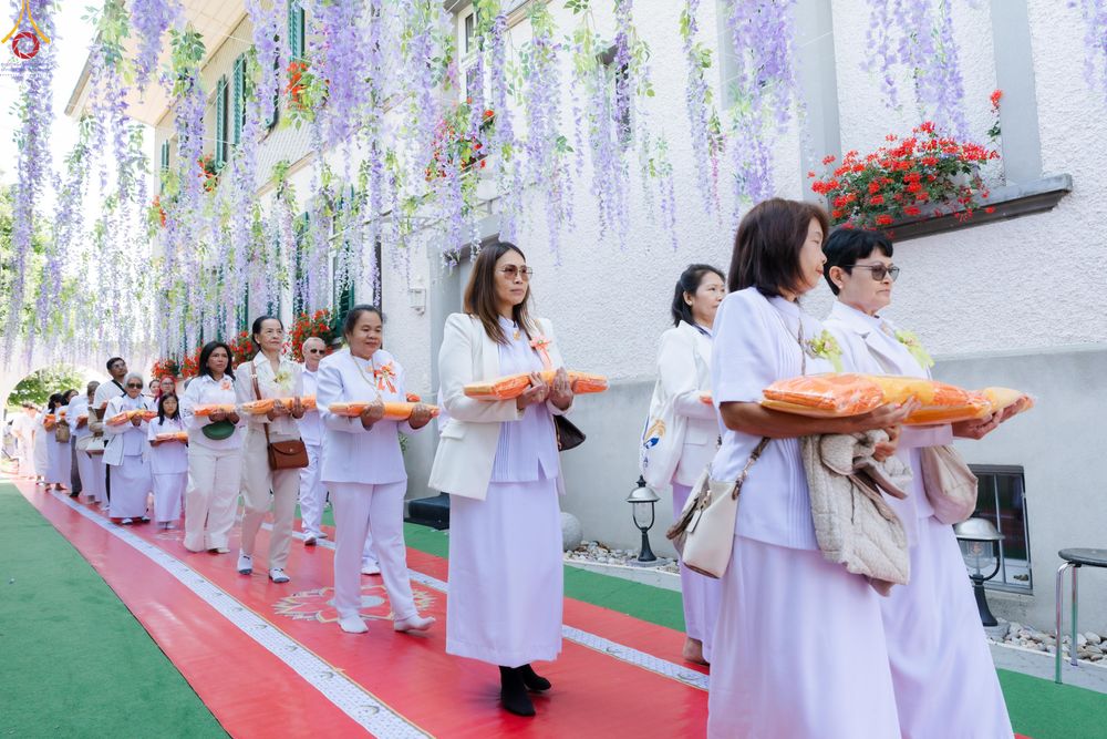 ภาพ No.286145:วันที่ 13 กรกฎาคม พ.ศ. 2568  พิธีทอดผ้าป่าฉลอง 13 ปี  วัดพระธรรมกายสวิตเซอร์แลนด์
