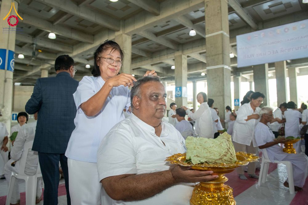 ภาพ No.339762:วันที่ 19 กรกฎาคม พ.ศ.2569 พิธีตัดปอยผม โครงการบวชพระนานาชาติ AEC และ WAB รุ่นที่ 10 THE AEC & INTERNATIONAL ORDINATION PROGRAM ณ มหารัตนวิหารคด 30 วัดพระธรรมกาย ปทุมธานี