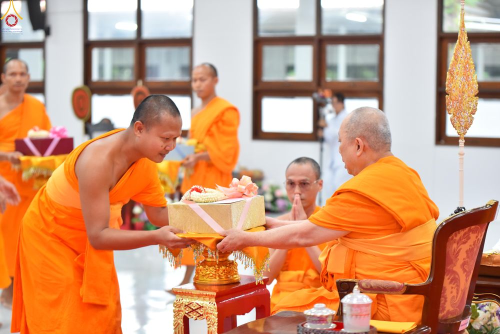 ภาพ No.342977:วันอาทิตย์ที่ 9 สิงหาคม พ.ศ.2569 พิธีมอบพัด ตั้งฐานานุกรม พระราชภาวนาวชิรวิเทศ วิ. ณ ห้องอาคารปลูกศรัทธา 2 วัดพระธรรมกาย