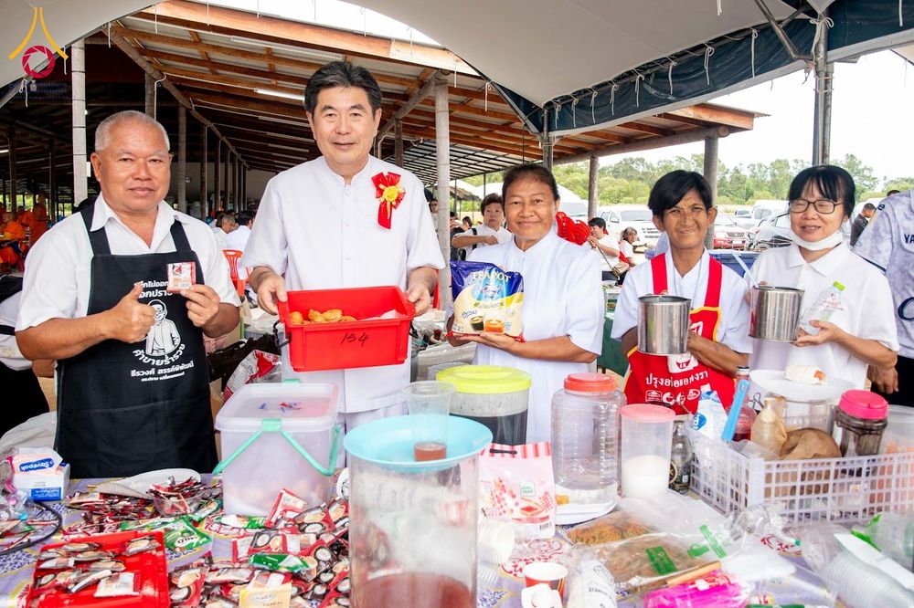 ภาพ No.348965:วันที่ 12 กันยายน พ.ศ.2569 พิธีตักบาตรแด่คณะสงฆ์ 323 วัด 4 จังหวัดชายแดนภาคใต้ พิธีถวายสังฆทานแด่คณะสงฆ์ 323 วัด ปีที่ 22 ครั้งที่ 189 พิธีมอบกองทุนหนุนแรงใจช่วยครูใต้ ปีที่ 19 ครั้งที่ 151 และพิธีทำบุญอุทิศส่วนกุศลให้ผู้วายชนม์ ณ ศูนย์อบรมเยาวชนปัตตานี 