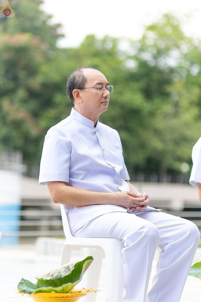 ภาพ No.330512:วันที่ 30 พฤษภาคม พ.ศ.2569 พิธีตัดปอยผมและปลงผม อุบาสกอุปสมบทอุทิศชีวิต 11 ท่าน (ภาพชุดที่ 2) ณ โบสถ์พระไตรปิฎก วัดพระธรรมกาย จังหวัดปทุมธานี