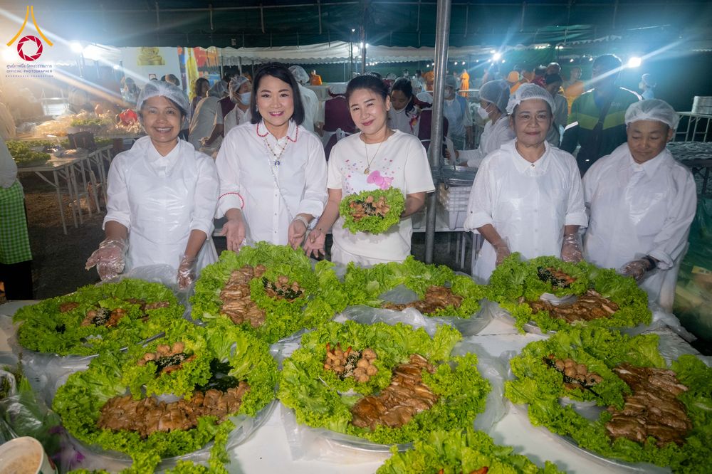 ภาพ No.297816:วันที่ 19 มกราคม พ.ศ. 2569 พิธีถวายภัตตาหารเป็นสังฆทาน แด่พระธรรมยาตรา ณ อนุสรณ์สถานบางปลา วัดบางปลา อำเภอบางเลน จังหวัดนครปฐม ในโครงการธรรมยาตรา กตัญญูบูชา มหาปูชนียาจารย์ พระมงคลเทพมุนี(สด จนฺทสโร) พระผู้ปราบมาร อนุสรณ์สถาน 7 แห่ง ปีที่ 14