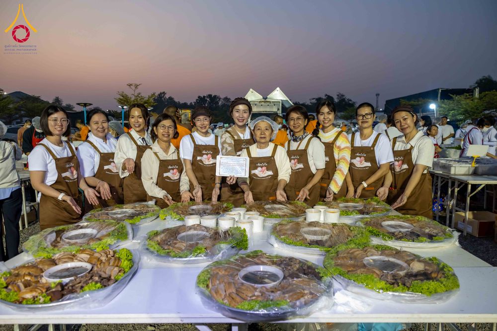 ภาพ No.295482:วันที่ 16 มกราคม พ.ศ. 2569 พิธีถวายภัตตาหารเป็นสังฆทาน แด่พระธรรมยาตรา ณ วัดโบสถ์บน ต.บางคูเวียง จ.นนทบุรี อนุสรณ์สถานลำดับที่ 4 สถานที่เกิดด้วยกายธรรม ในโครงการธรรมยาตรา กตัญญูบูชา มหาปูชนียาจารย์ พระมงคลเทพมุนี(สด จนฺทสโร) พระผู้ปราบมาร อนุสรณ์สถาน 7 แ