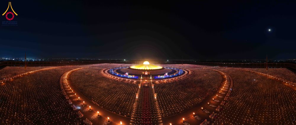 ภาพ No.312447:วันอังคารที่ 3 มีนาคม พ.ศ.2569 พิธีเวียนประทักษิณและจุดมาฆประทีป (ภาพชุดที่ 2) ณ ลานธรรมพระมหาธรรมกายเจดีย์ วัดพระธรรมกาย