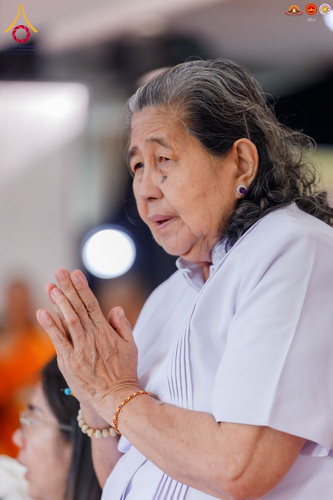 ภาพ No.283521:วันอาทิตย์ที่ 21 ธันวาคม  2568 พิธีบิณฑบาตฉลองสามเณรใหม่ ประเทศอินโดนีเซีย