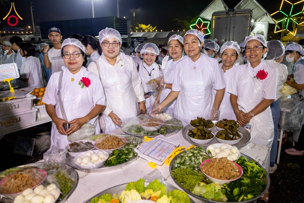 ภาพ No.296601:วันที่ 18 มกราคม พ.ศ. 2569 พิธีถวายภัตตาหารเป็นสังฆทาน แด่พระธรรมยาตรา ณ วัดโบสถ์บน ต.บางคูเวียง จ.นนทบุรี อนุสรณ์สถานลำดับที่ 4 สถานที่เกิดด้วยกายธรรม ในโครงการธรรมยาตรา กตัญญูบูชา มหาปูชนียาจารย์ พระมงคลเทพมุนี(สด จนฺทสโร) พระผู้ปราบมาร อนุสรณ์สถาน 7 แ