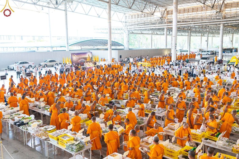 ภาพ No.75082:พิธีถวายภัตตาหารเป็นสังฆทาน แด่คณะพระธรรมยาตราฯ ในโครงการธรรมยาตรากตัญญูบูชา มหาปูชนียาจารย์ พระมงคลเทพมุนี(สด จนฺทสโร) พระผู้ปราบมาร อนุสรณ์สถาน 7 แห่ง ปีที่ 11 วันที่ 30 มกราคม พ.ศ. 2566