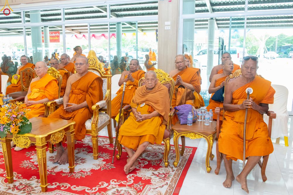 ภาพ No.328235:วันเสาร์ที่ 9 พฤษภาคม พ.ศ. 2569 พิธีตักบาตรแด่คณะสงฆ์ 323 วัด 4 จังหวัดชายแดนภาคใต้ พิธีถวายสังฆทานแด่คณะสงฆ์ 323 วัด ปีที่ 22 ครั้งที่ 185 พิธีมอบกองทุนหนุนแรงใจช่วยครูใต้ ปีที่ 19 ครั้งที่ 148 ณ ศูนย์ปฏิบัติธรรมภาคใต้