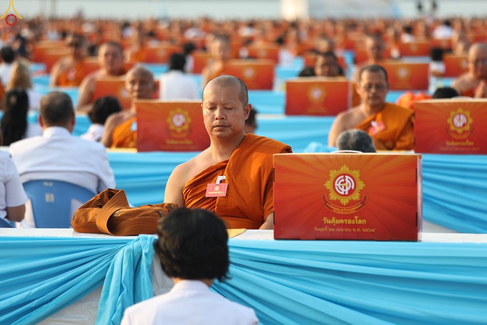 ภาพ No.325001:วันที่ 22 เมษายน พ.ศ.2569 (วันคุ้มครองโลก) พิธีถวายมหาสังฆทาน 40,000 กว่าวัดทั่วประเทศ (ชุดที่ 2) ณ ลานธรรม พระมหาธรรมกายเจดีย์ วัดพระธรรมกาย