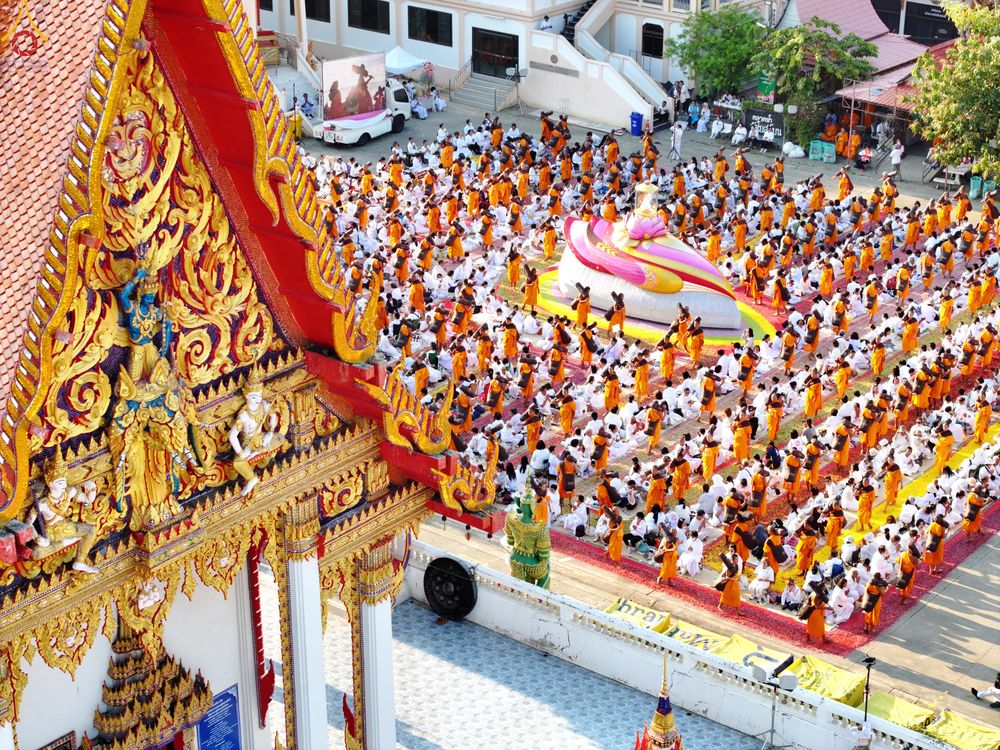 ภาพ No.295319:วันที่ 16 มกราคม พ.ศ. 2569 พิธีต้อนรับพระธรรมยาตรา อนุสรณ์สถานลำดับที่ 4 (ภาพชุดที่ 2) สถานที่เกิดด้วยกายธรรม ณ วัดโบสถ์บน ต.บางคูเวียง จ.นนทบุรี ในโครงการธรรมยาตรา กตัญญูบูชา มหาปูชนียาจารย์ พระมงคลเทพมุนี(สด จนฺทสโร) พระผู้ปราบมาร อนุสรณ์สถาน 7 แห่ง ปี