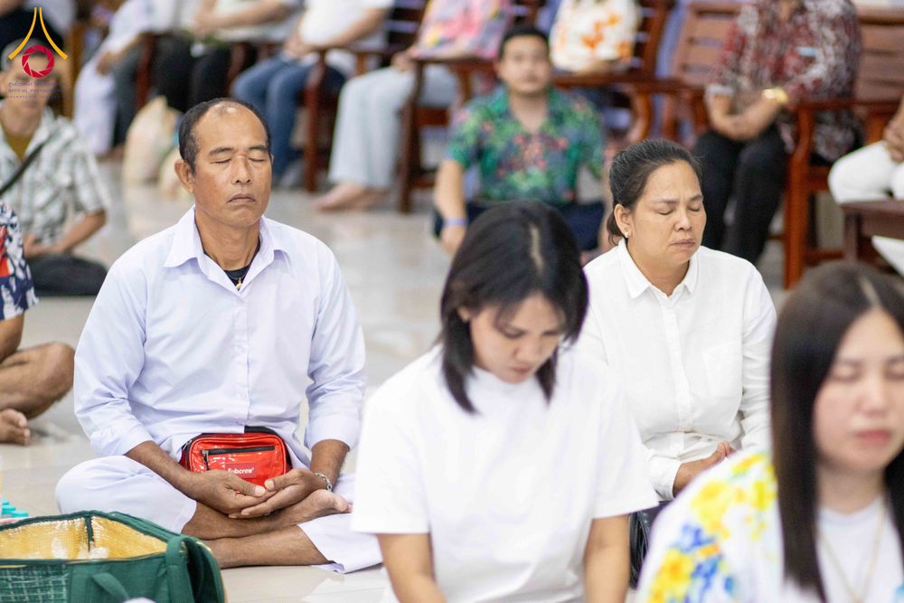 ภาพ No.321850:วันที่ 12 เมษายน พ.ศ.2569 ตักบาตรสงกรานต์ฉลองสามเณรใหม่  ณ ศูนย์ปฏิบัติธรรมระยอง(บ้านช่องลม)