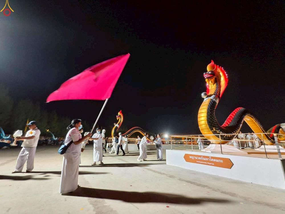 ภาพ No.306610:ภาพเบื้องหลังอาสาสมัครรวมใจ ชุดที่ 5 ในโครงการธรรมยาตรา กตัญญูบูชา มหาปูชนียาจารย์ พระมงคลเทพมุนี(สด จนฺทสโร) พระผู้ปราบมาร อนุสรณ์สถาน 7 แห่ง ปีที่ 14