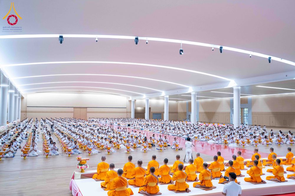 ภาพ No.313659:วันอาทิตย์ที่ 15 มีนาคม พ.ศ. 2569 พิธีร่วมบุญบรรพชาสามเณร 5000 รูป ณ ห้องแก้วสารพัดนึก 2 สภาธรรมกายสากล วัดพระธรรมกาย