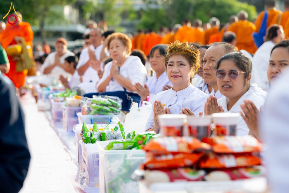 ภาพ No.310341:วันอาทิตย์ที่ 15 กุมภาพันธ์ พ.ศ. 2569 ตักบาตรพระ 1,000 รูป เมืองตรัง ปีที่ 2 ณ ลานพระบรมราชานุสาวรีย์ รัชกาลที่ 5 (หน้าศาลจังหวัดตรัง)อ.เมือง จ.ตรัง