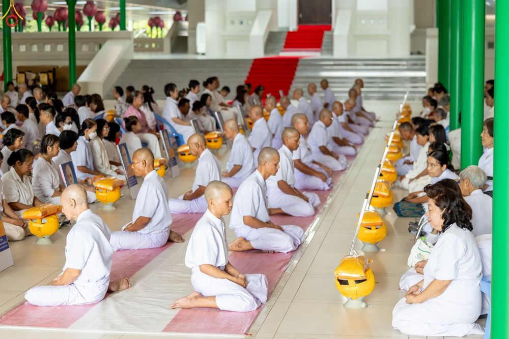 ภาพ No.350809:วันที่ 19 กันยายน พ.ศ.2569 พิธีบรรพชาอุปสมบท โครงการอุปสมบทหมู่บูชาธรรม ครบรอบ 109 ปี วันครูผู้ค้นพบวิชชาธรรมกาย ณ โบสถ์พระไตรปิฏก วัดพระธรรมกาย
