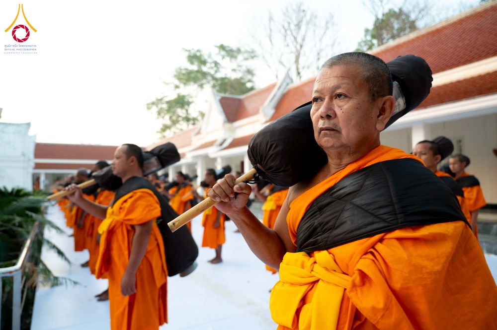 ภาพ No.297347:วันที่ 15 มกราคม พ.ศ.2569 พระธรรมยาตราปฏิบัติธรรมและถ่ายภาพหมู่ประวัติศาสตร์ อนุสรณ์สถานลำดับที่ 4 สถานที่เกิดด้วยกายธรรม  ณ วัดโบสถ์บน ต.บางคูเวียง จ.นนทบุรี ในโครงการธรรมยาตรา กตัญญูบูชา มหาปูชนียาจารย์ พระมงคลเทพมุนี(สด จนฺทสโร) พระผู้ปราบมาร อนุสรณ์ส