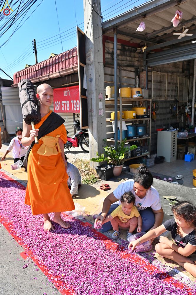ภาพ No.304240:วันที่ 25 มกราคม พ.ศ. 2569 พิธีต้อนรับพระธรรมยาตรา  รร.สามัคคีราษฏร์บำรุง-วัดพระธรรมกาย ในโครงการธรรมยาตรา กตัญญูบูชา มหาปูชนียาจารย์ พระมงคลเทพมุนี(สด จนฺทสโร) พระผู้ปราบมาร อนุสรณ์สถาน 7 แห่ง ปีที่ 14