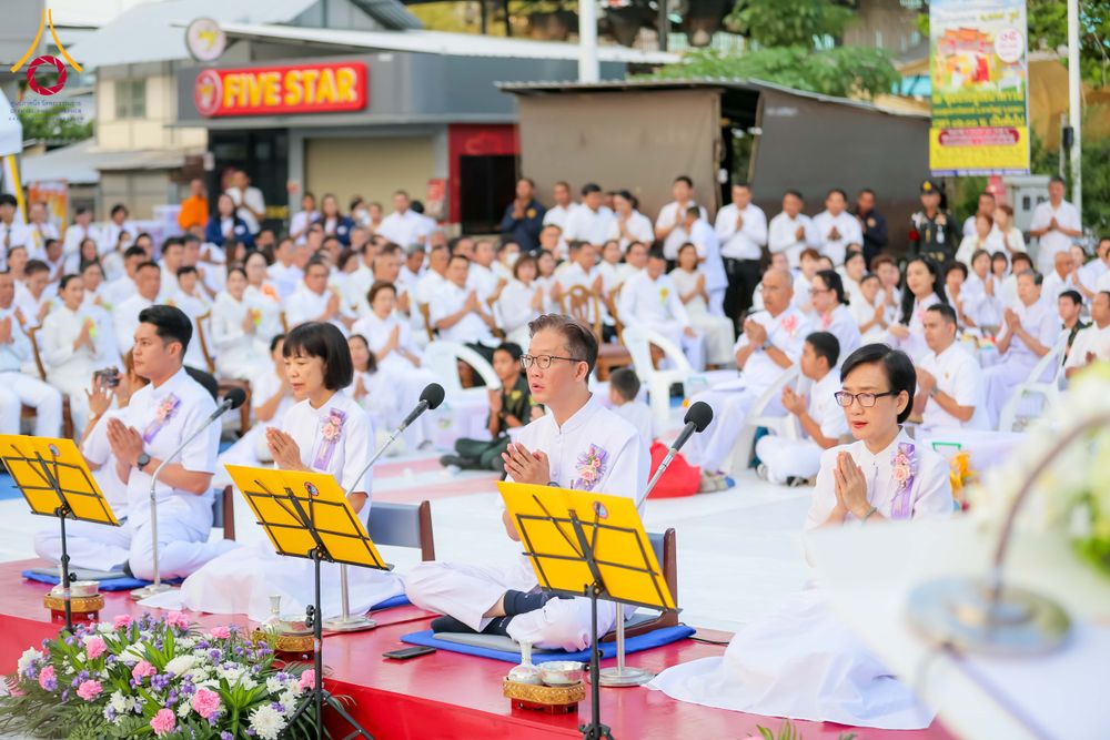 ภาพ No.313858:วันอาทิตย์ที่ 14 มีนาคม พ.ศ. 2569 ทำบุญเมืองหาดใหญ่ตักบาตรพระ 1,109 รูป เติมบุญใหญ่ หลังวิกฤตมหาอุทกภัย ณ ซุ้มประตูไชน่าทาวน์ ถนนศุภสารรังสรรค์ อ.หาดใหญ่ จ.สงขลา